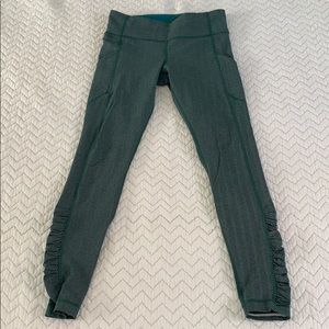 Size 8 women’s Lululemon Black green pants